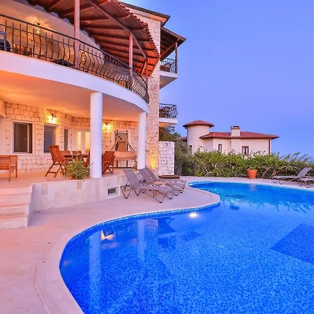 In House (adults Only) Ostello *