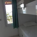 In House (adults Only) Ostello *
