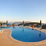 In House (adults Only) Ostello *